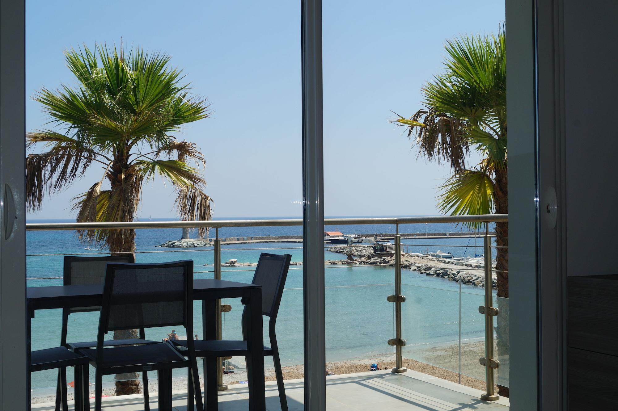 Tyrrenia Aparthotel 3*